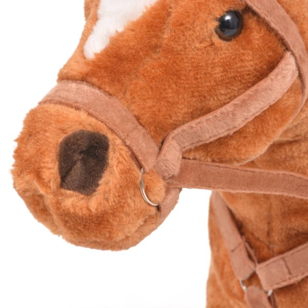 Caballo de juguete de pie de peluche marrón